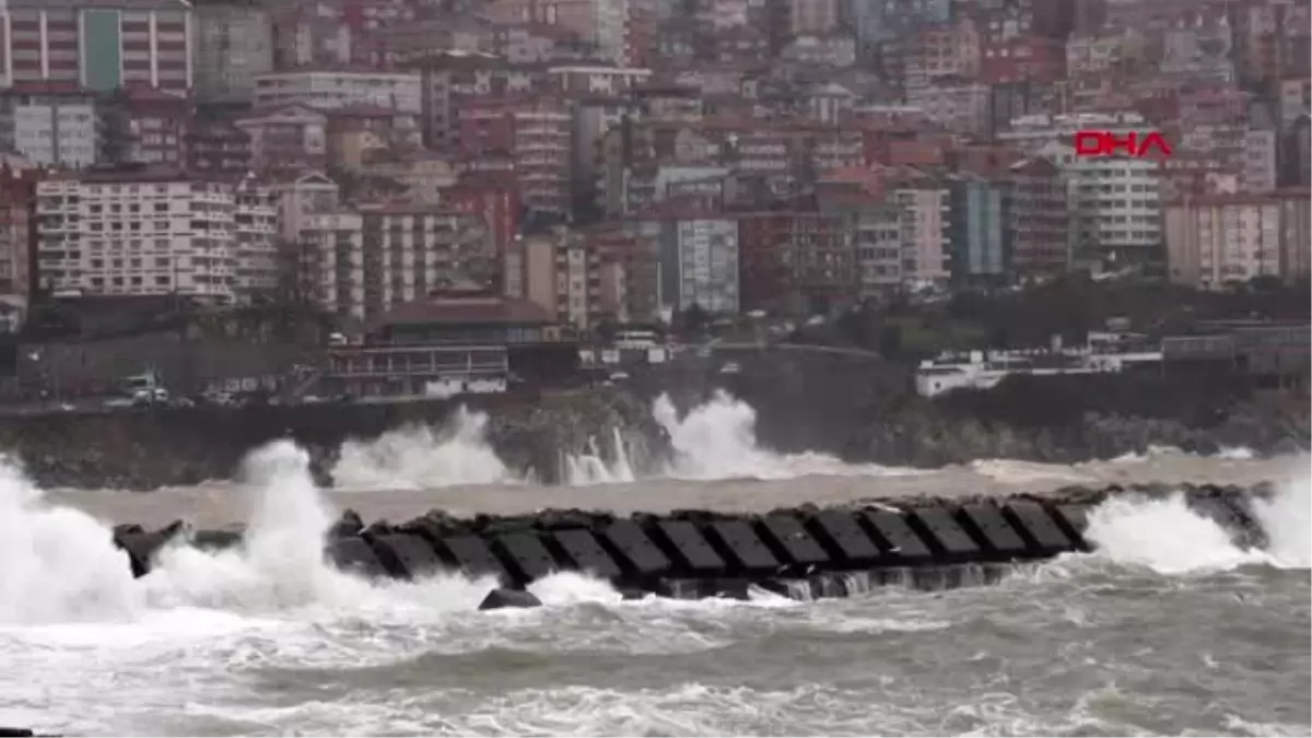 Zonguldak\'ta yağmur ve rüzgar etkili oldu