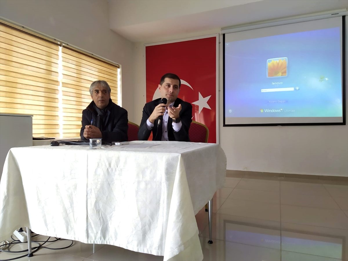 Ahlat Kaymakamı Erat, aday öğretmenlerle buluştu