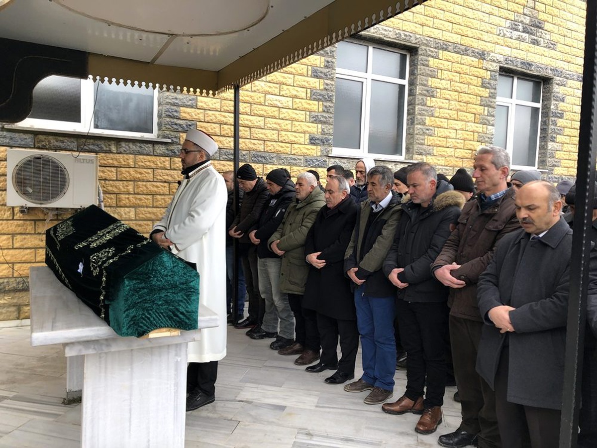 Alman polisi tarafından öldürülen Türk vatandaşı toprağa verildi