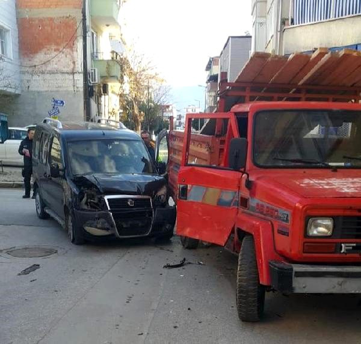Aydın\'da kaza: 2\'si yabancı uyruklu, 3 kadın yaralı