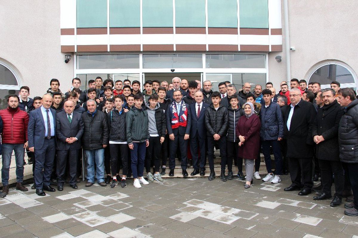 Bakan Kasapoğlu, "Önemli yıldızlar çıkaracağız"