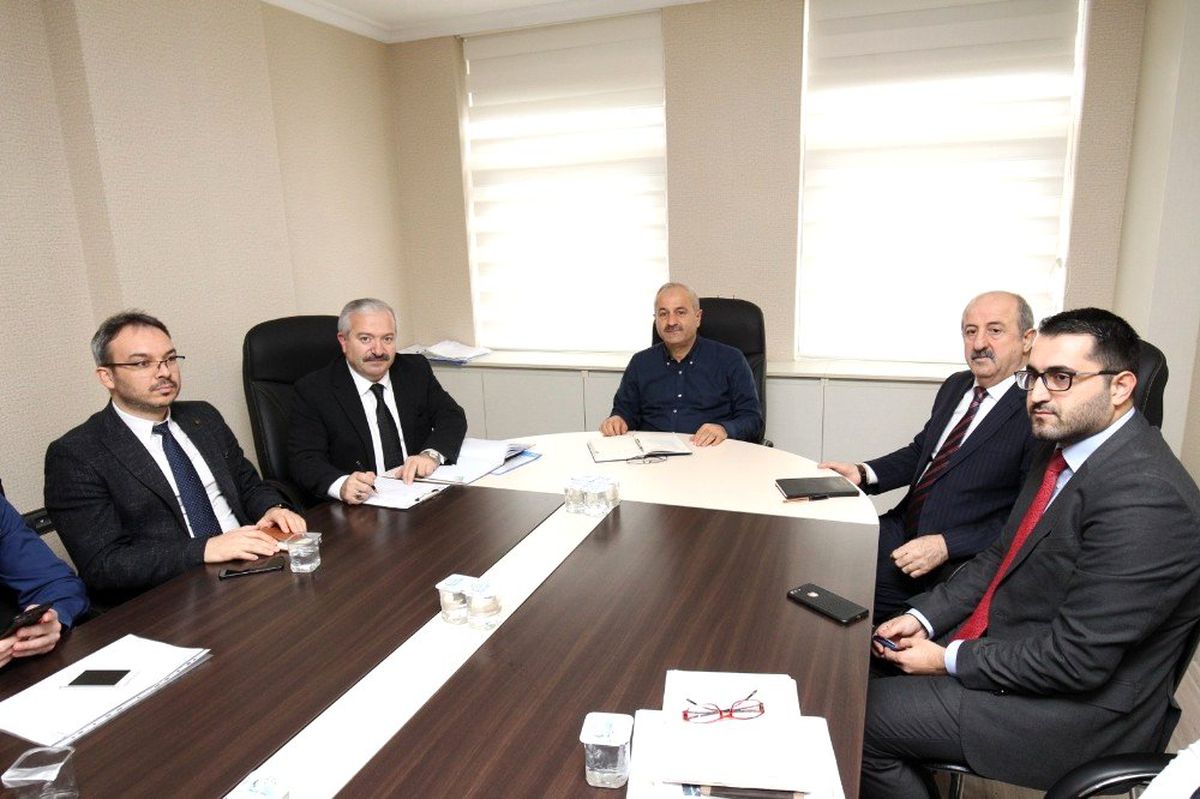 Başkan Büyükgöz, birim müdürlerinden çalışmaları dinledi