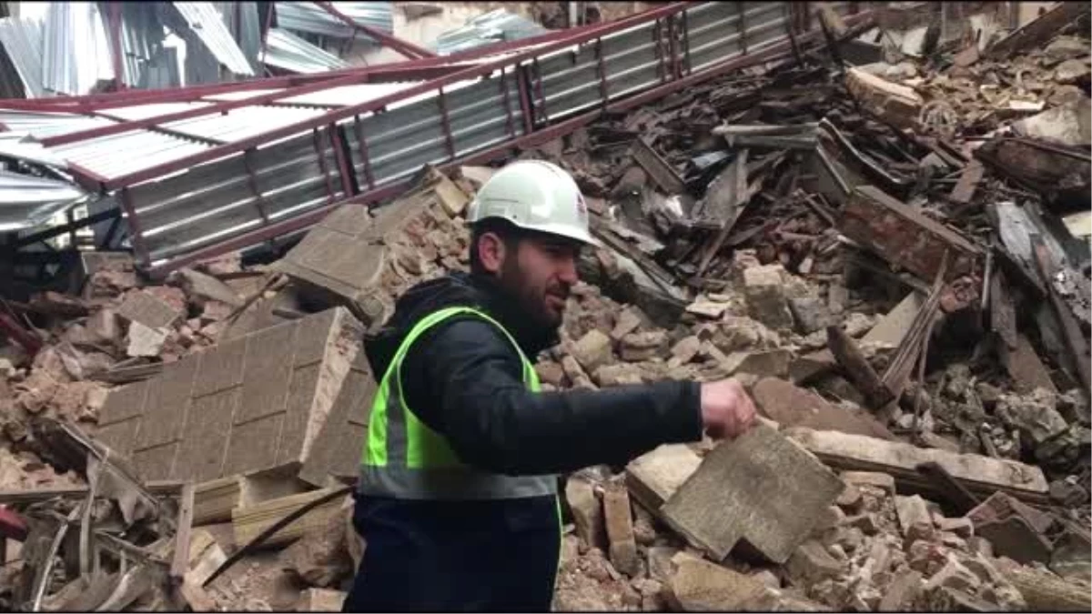 Beyoğlu\'nda metruk bina yıkıldı (3)