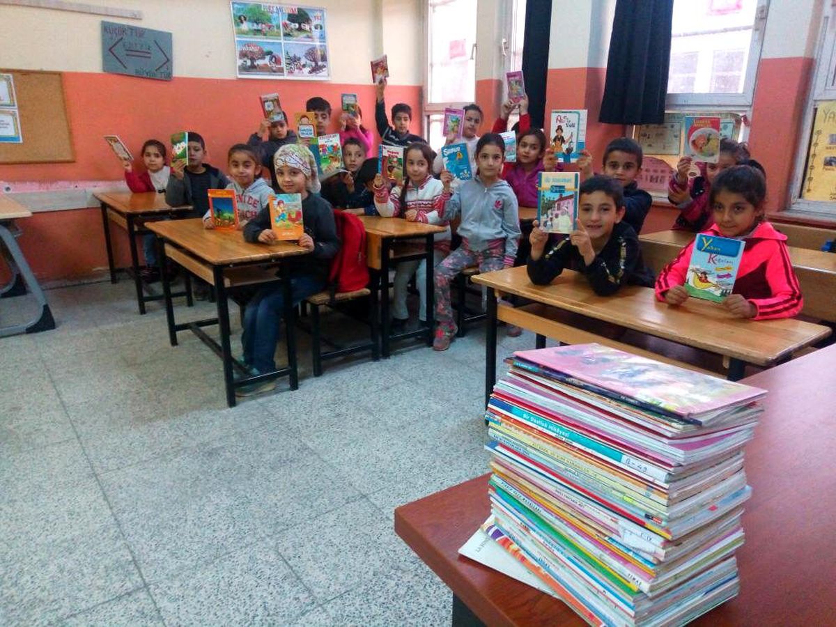 Büyükşehir köy okullarına destek olmaya devam ediyor