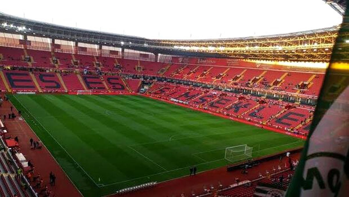 Çatısındaki aksaklıklar nedeniyle Eskişehir Yeni Stadı\'nın kullanımına ara verildi