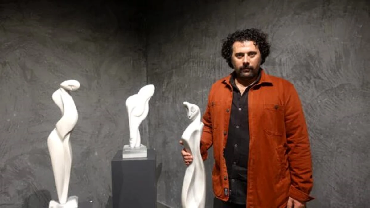 Dinçer Güngörür\'ün "Ben, Sen, O" heykel sergisi Üsküdar\'da açıldı