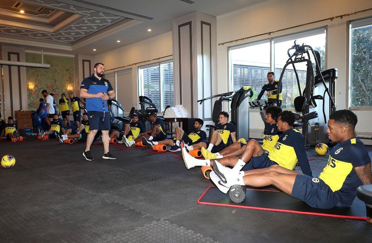 Fenerbahçe\'de Simon Falette ilk antrenmanına çıktı
