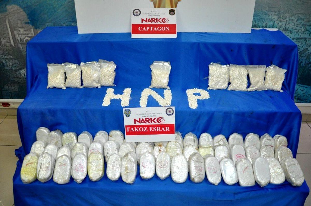 Hatay\'da 20 bin adet uyuşturucu hap ve 25 kilo esrar ele geçirildi
