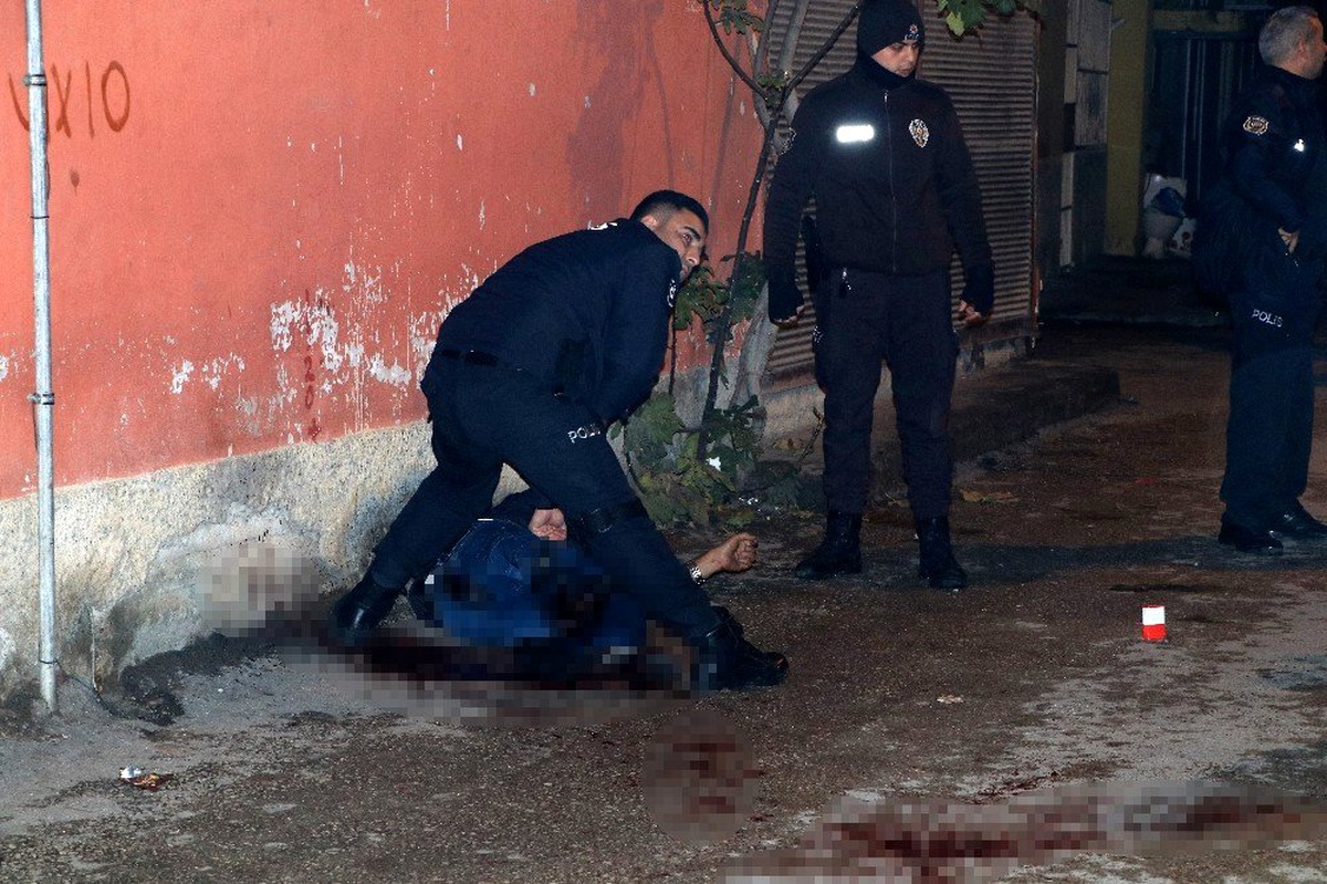Husumet kavgasında pompalı tüfekle vuruldu