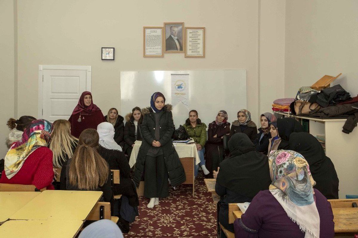 İpekyolu Belediyesinden kadınlara yönelik eğitim çalışması