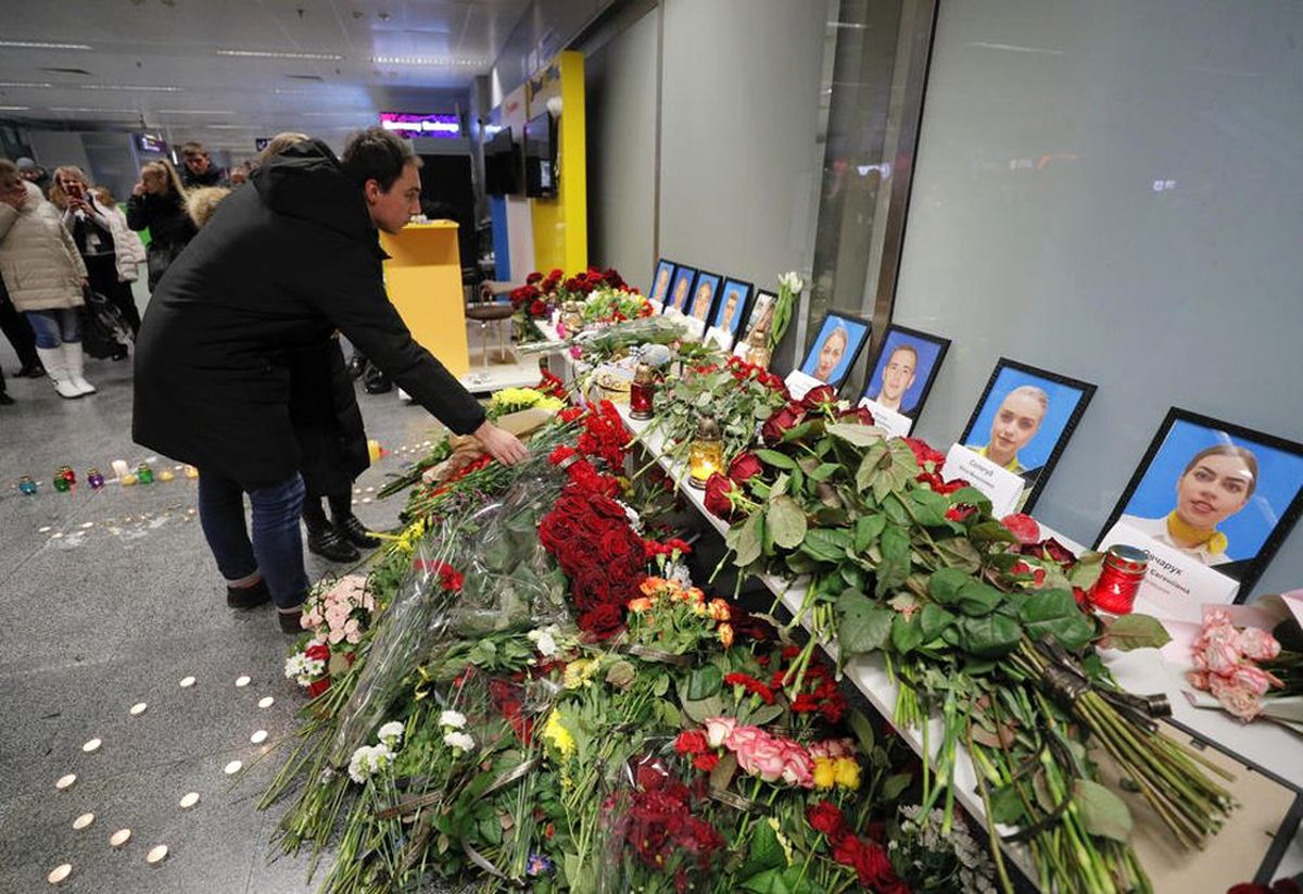 Kiev\'de İran\'daki uçak kazasında hayatını kaybedenler anıldı