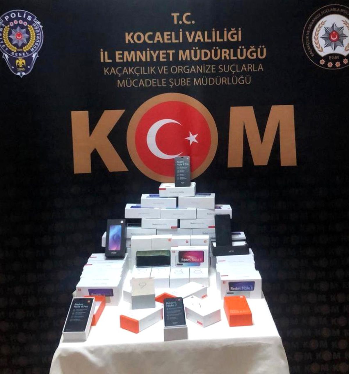 Kocaeli\'de kaçak cep telefonu operasyonu: 1 gözaltı