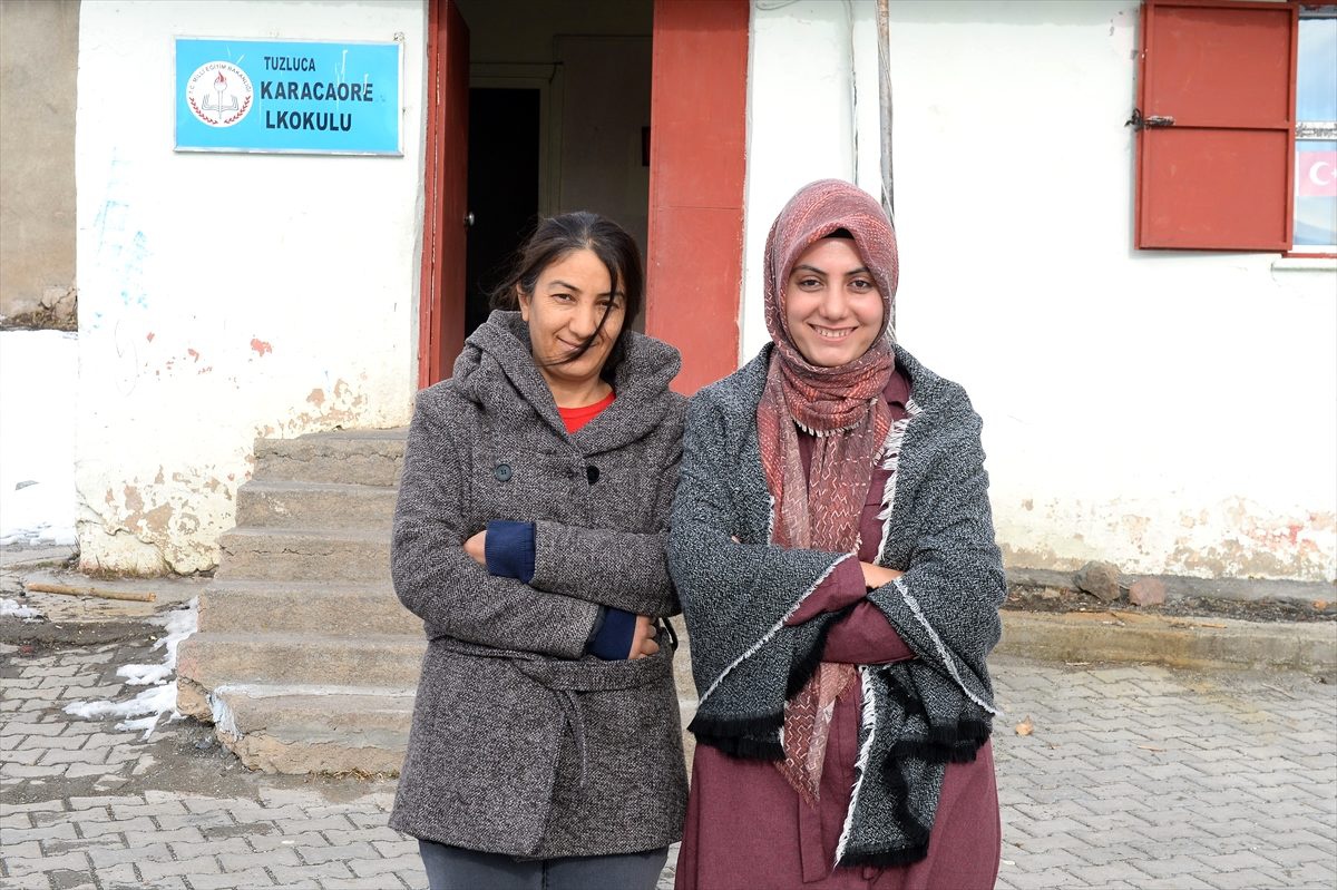 Köy okulu kadın öğretmenlerin elinde "eğitim yuvasına" dönüştü