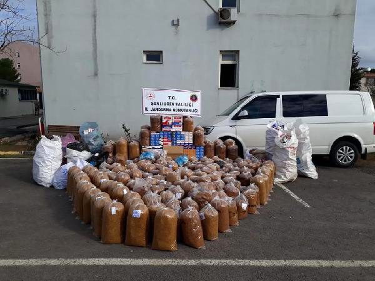 Şanlıurfa\'da 1,4 ton kaçak tütüne 4 gözaltı
