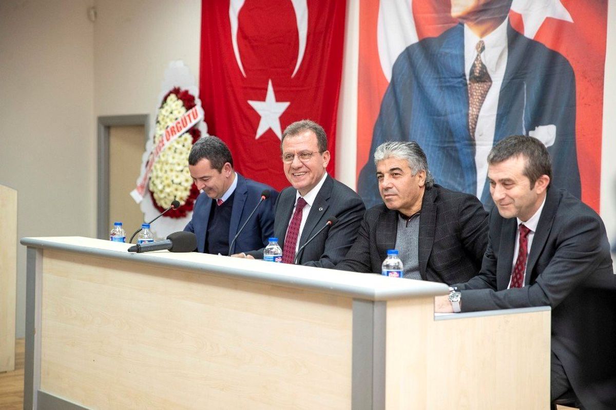 Seçer, Mut\'ta muhtarlarla buluştu