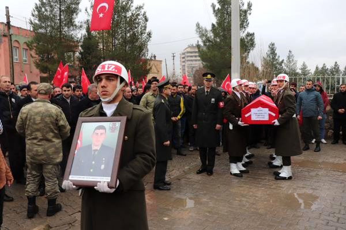 Şehit Uzman Onbaşı Akbulut, Mardin\'de son yolculuğuna uğurlandı