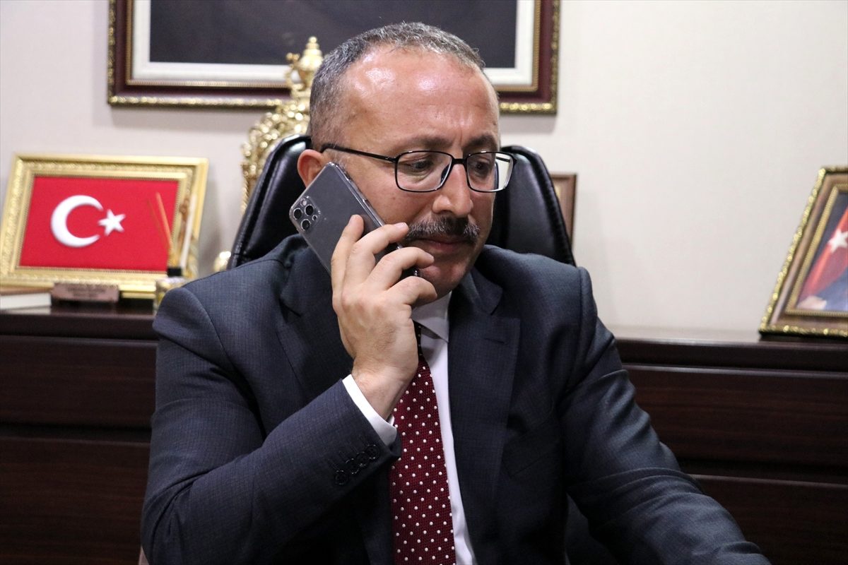 Siirt Valisi vatandaş gibi arayarak, kurumları denetledi