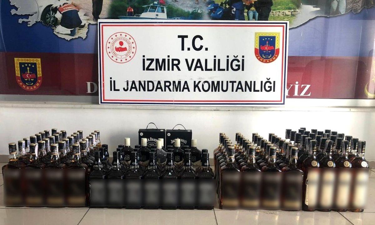 Torbalı\'da 112 litre gümrük kaçağı içki ele geçirildi