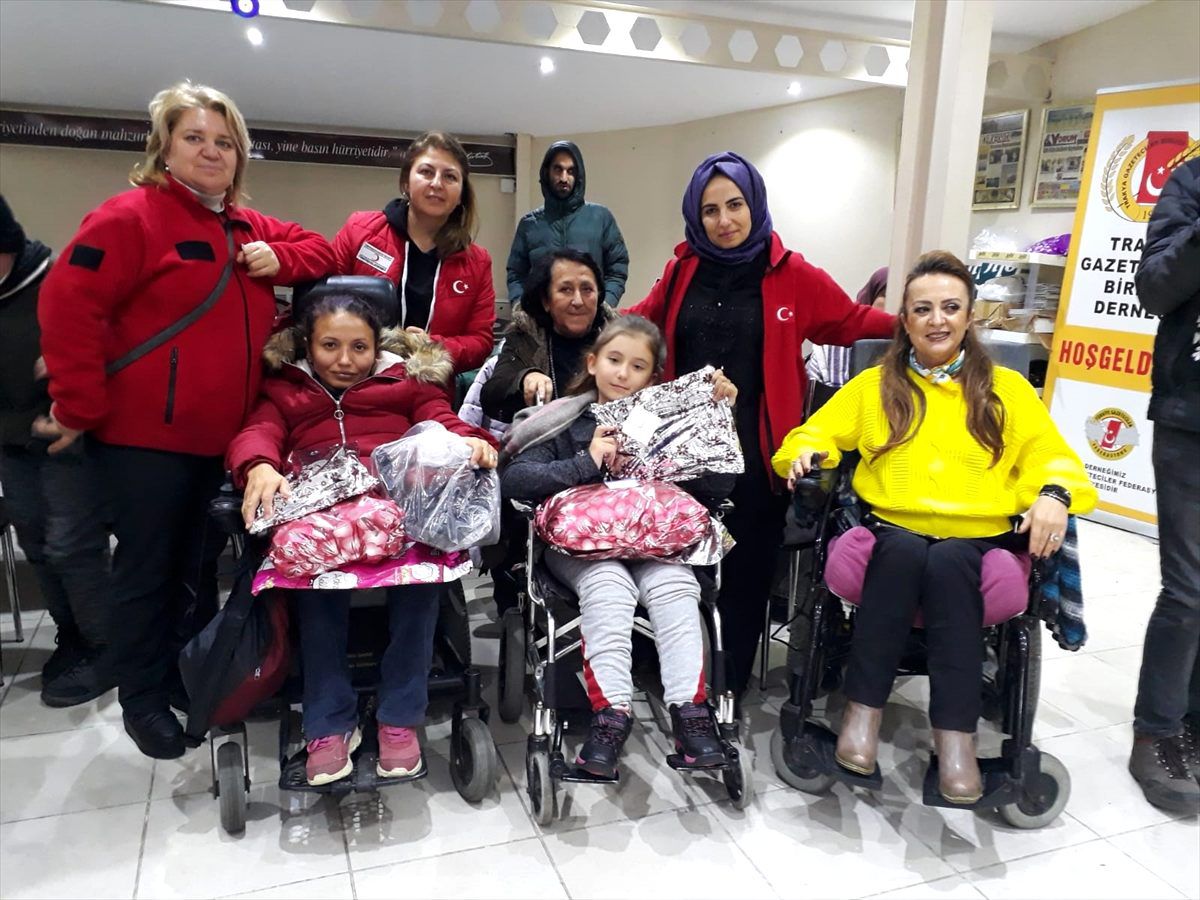 Türk Kızılay\'ı Tekirdağ Şubesi\'nden Engelsiz Yaşam Derneğine ziyaret