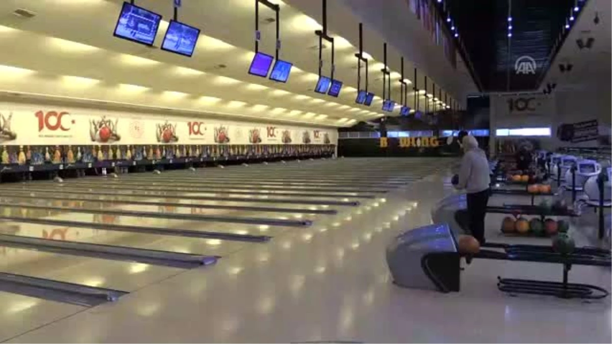 Türkiye\'nin en büyük bowling salonuna yoğun ilgi