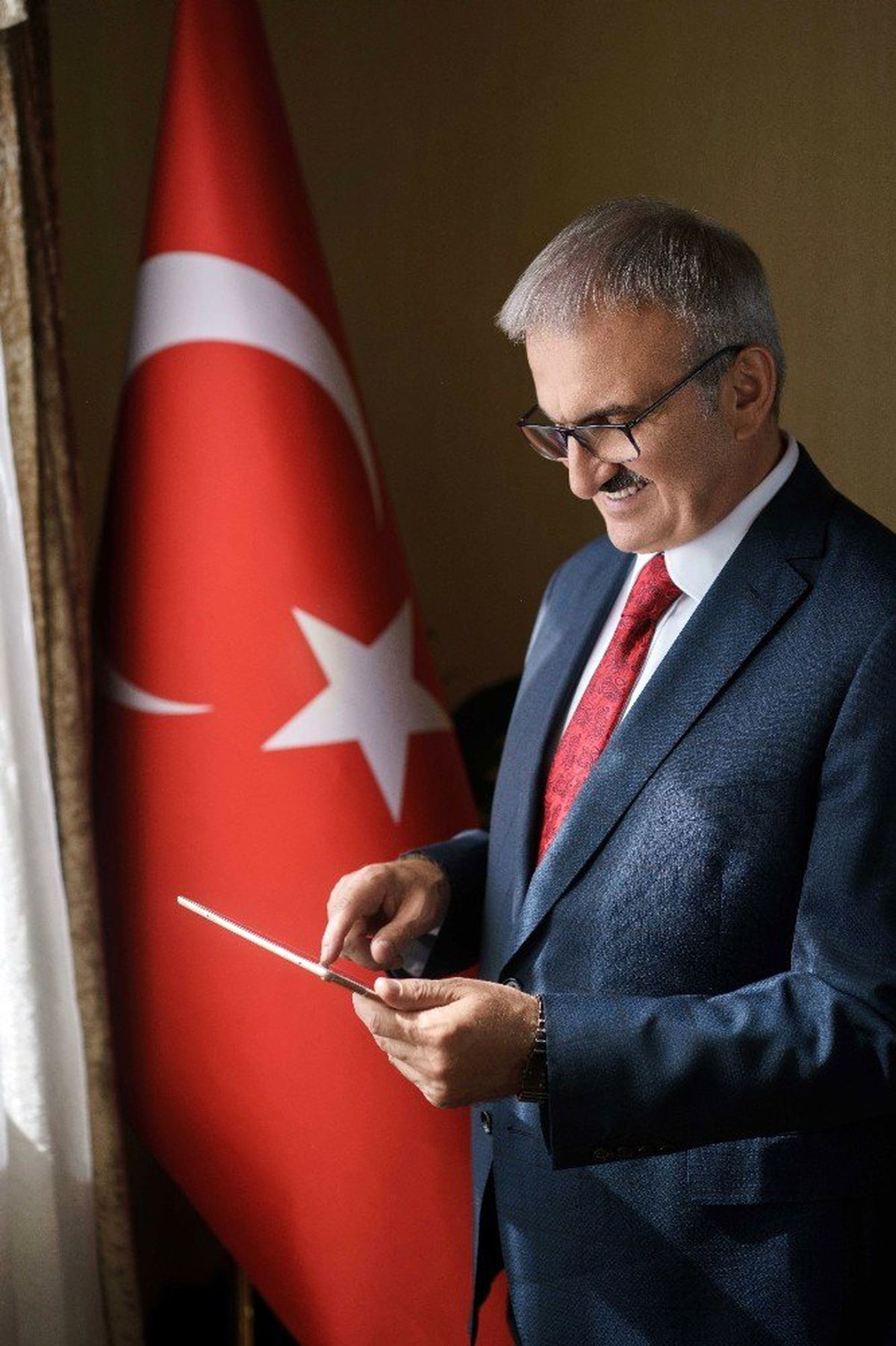Vali Karaloğlu\'ndan 10 Ocak Çalışan Gazeteciler Günü mesajı