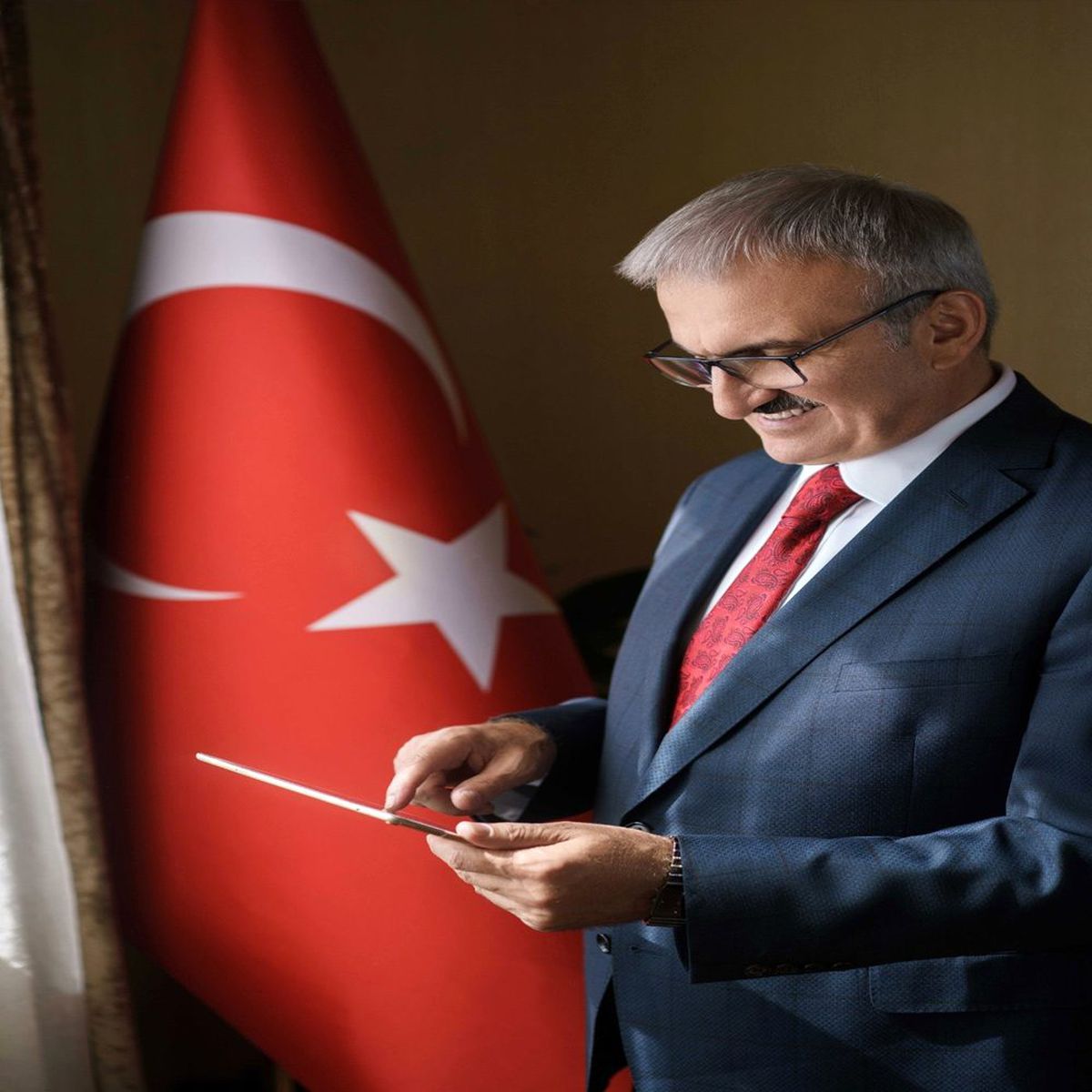 Vali Karaloğlu\'ndan 10 Ocak Çalışan Gazeteciler Günü mesajı