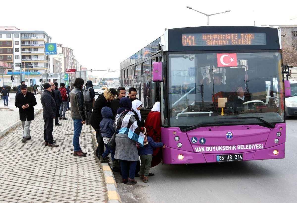 Van\'da üniversite öğrencilerine ücretsiz taşımacılık hizmeti