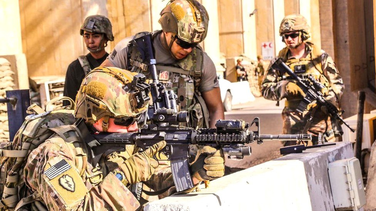 Irak ABD\'den Amerikan askerlerinin çekilmesi için Bağdat\'a heyet göndermesini istedi