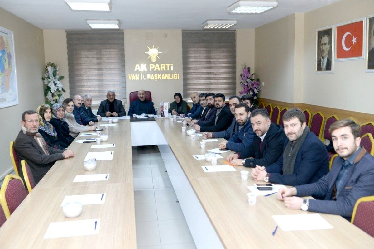 AK Parti\'den yeni ilçe başkanlarını karşılama hazırlığı