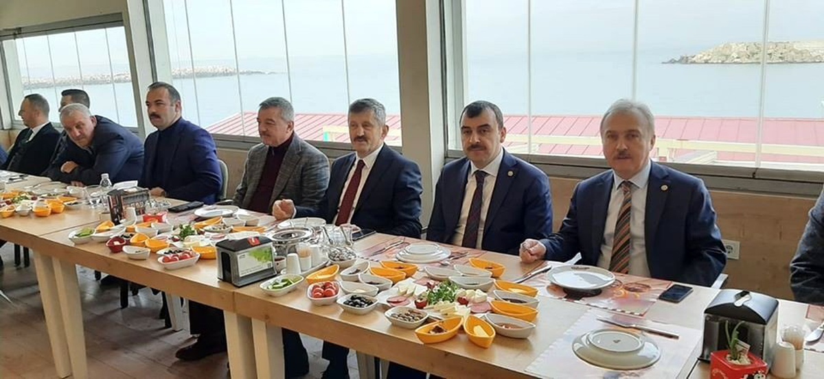 AK Parti heyeti, 2020 yatırımlarını gazetecilere açıkladı