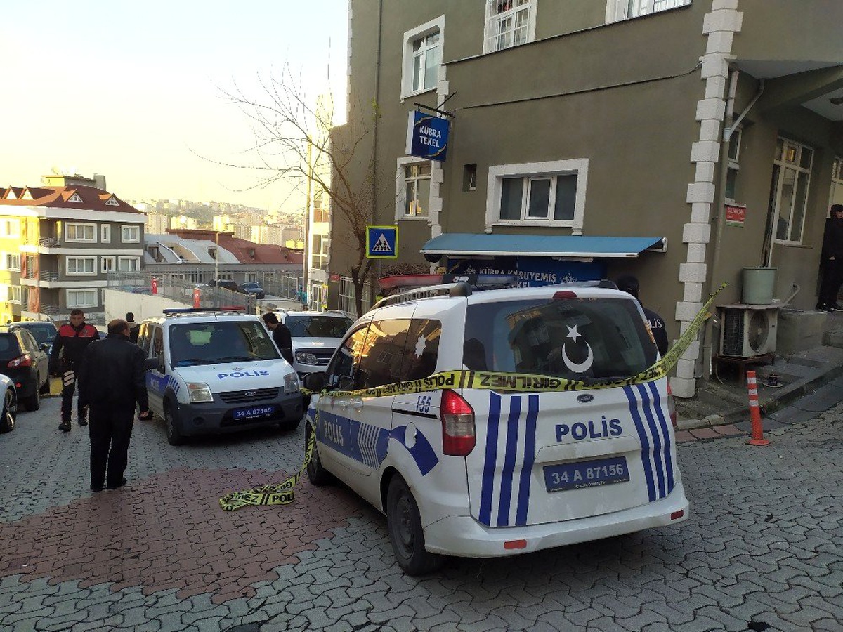 Akrabaların kavgasında araya giren komşu yaralandı