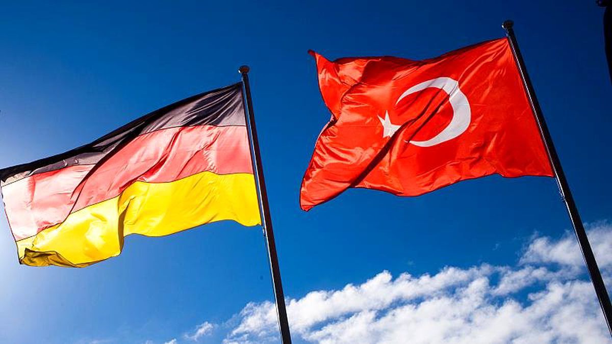 Almanya\'da MEB\'e bağlı Türk okullarının açılmasına yeşil ışık