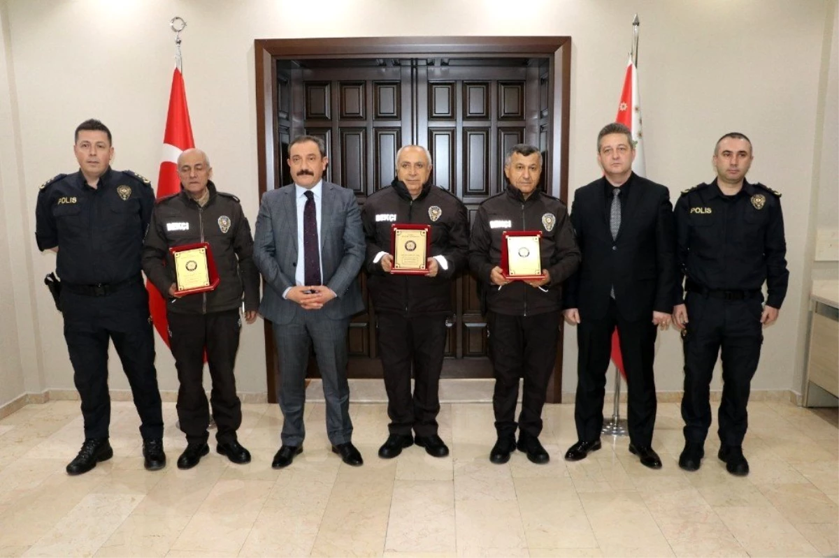 Ankara İl Emniyet Müdürü\'nden görevi dolan bekçilere ödül