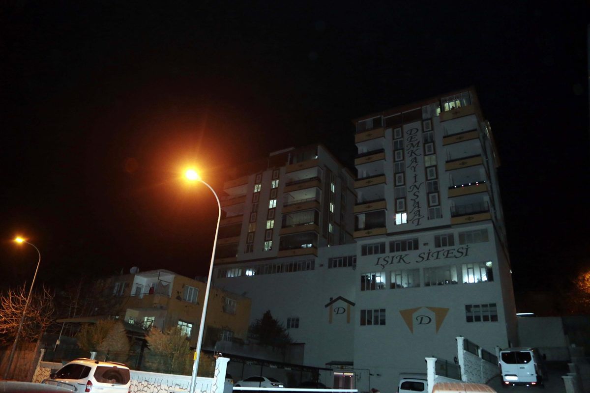 Apartmanın 9. katından düşen bebek yaşamını yitirdi