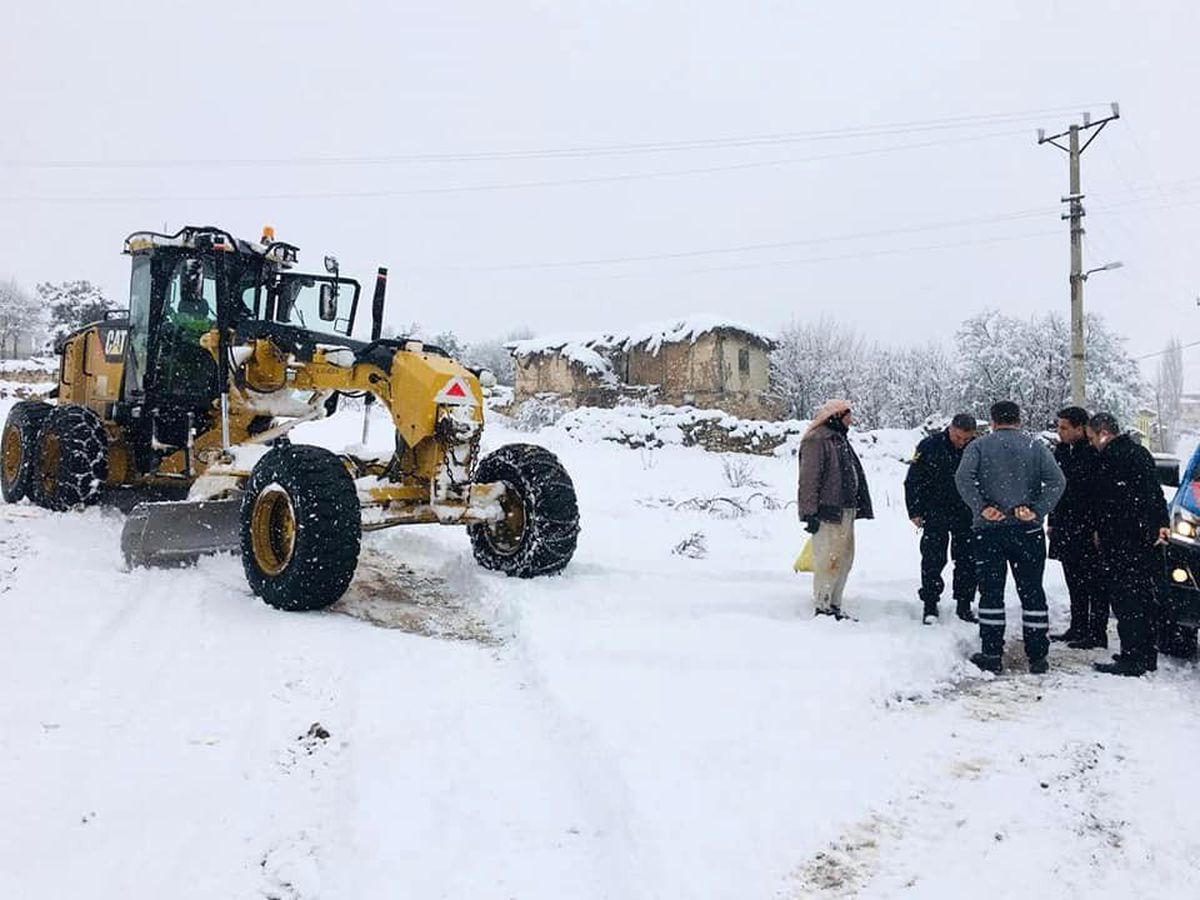 Aslanapa köylerinde karla mücadele çalışmaları
