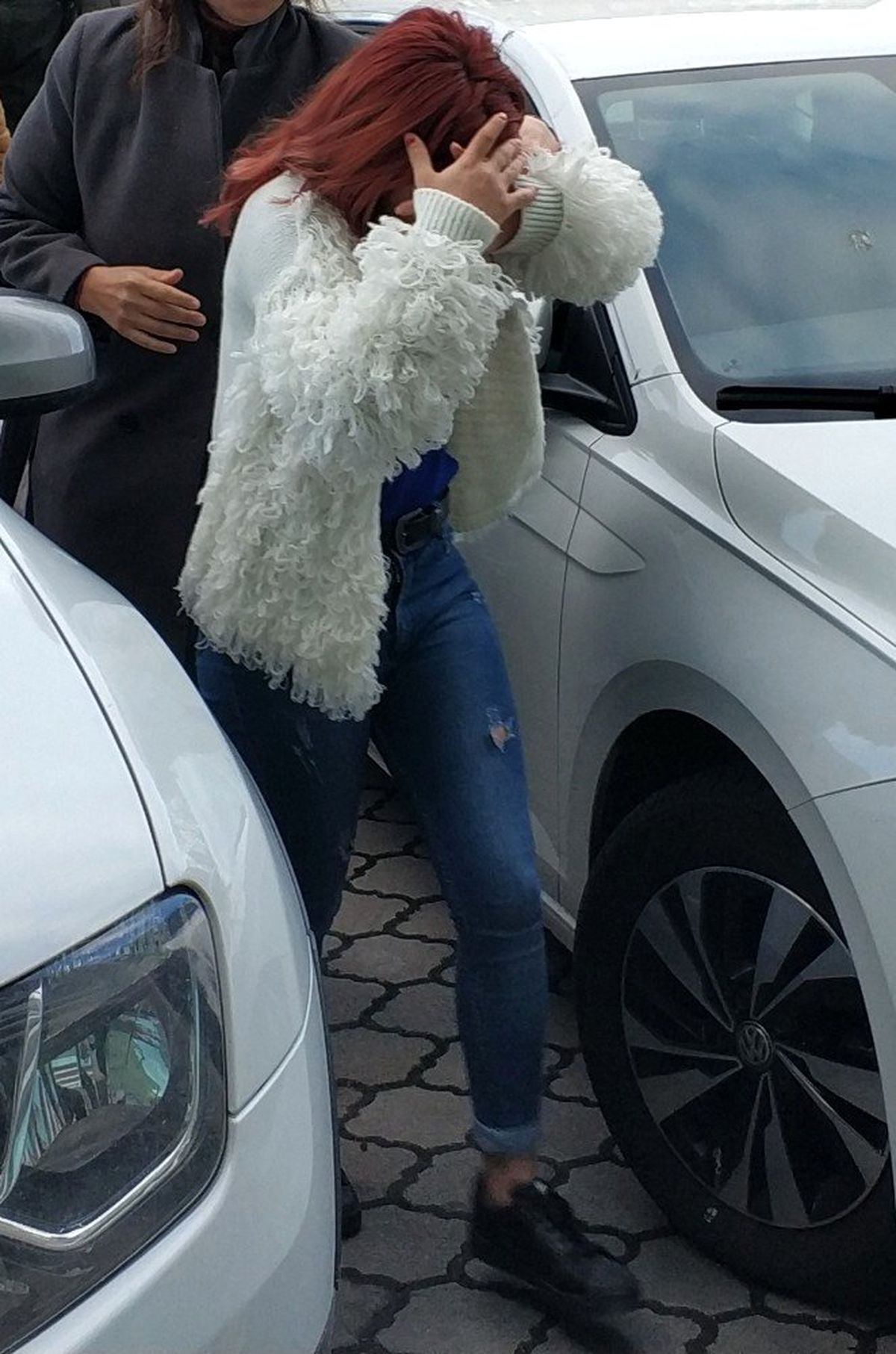 Babasını bıçaklayan 15 yaşındaki kıza adli kontrol