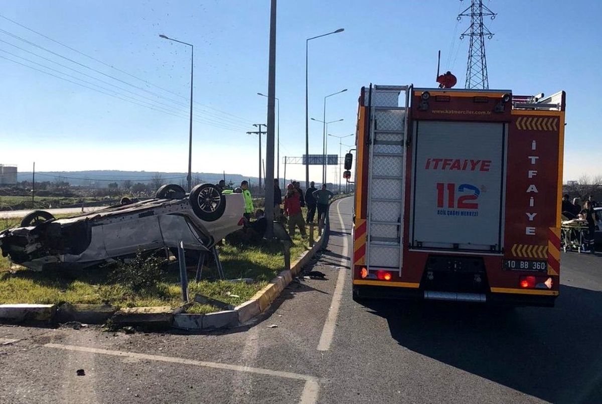 Balıkesir\'de trafik kazası: 4 yaralı