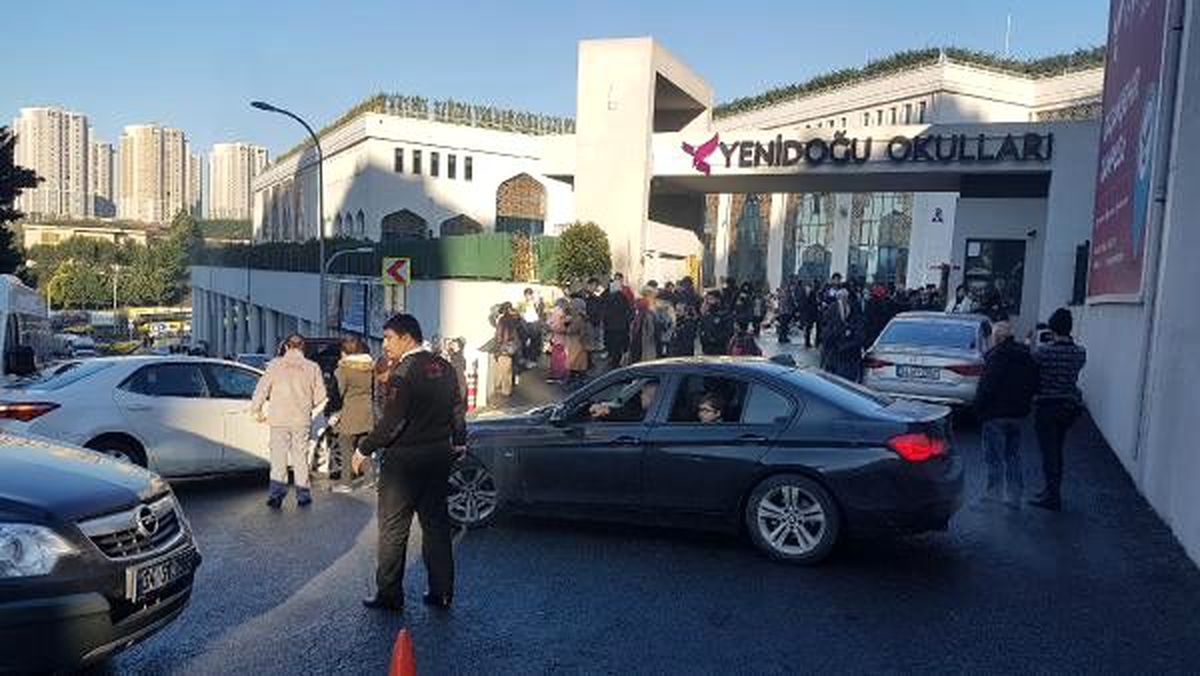 Başakşehir\'de yangın paniği ; Okul tahliye edildi