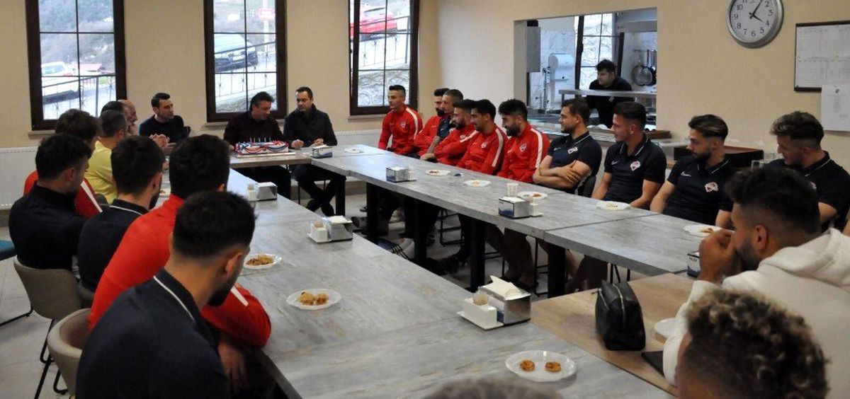 Başkan Hekimoğlu\'na sürpriz doğum günü