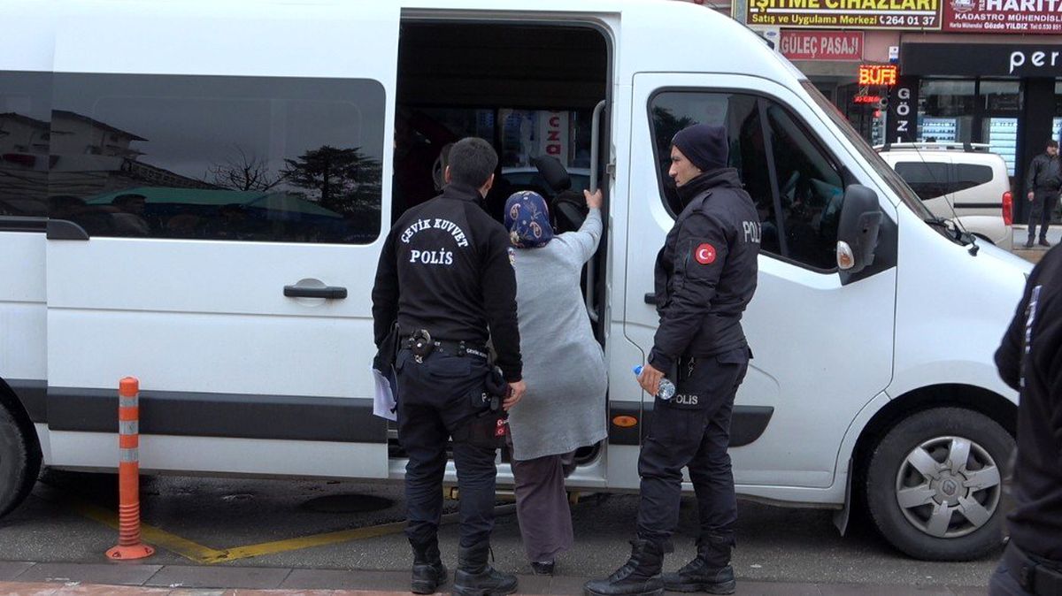 Denizli\'de usulsüz engelli raporu operasyonu: 52 gözaltı