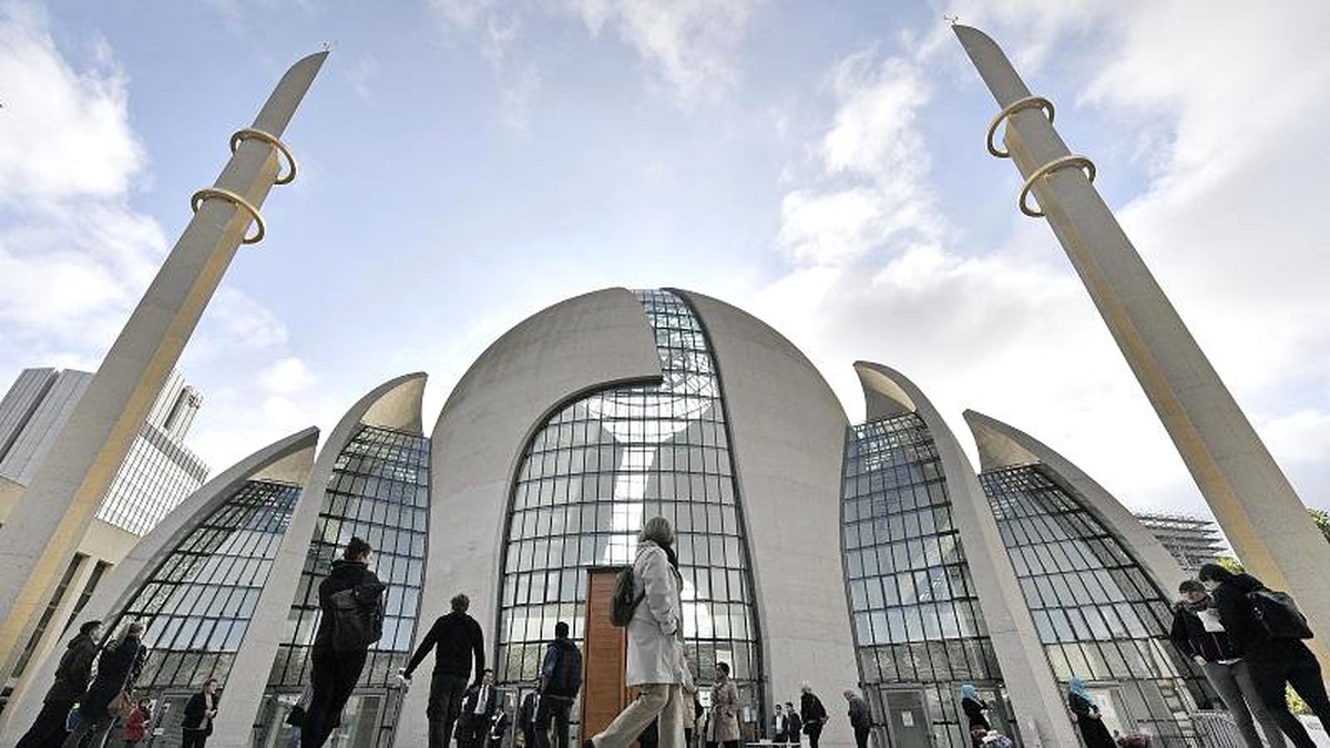 Diyanet İşleri Türk-İslam Birliği, Almanya\'da imam yetiştirmeye başladı; eğitim dili Almanca