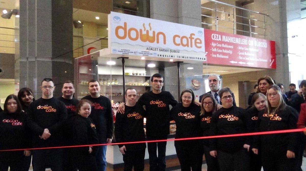 Down sendromlu gençler adliyenin gülen yüzü olacak