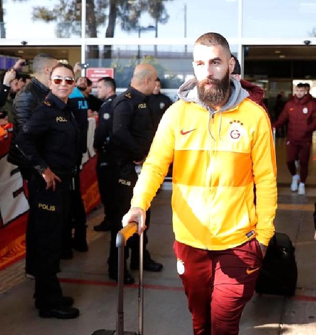 Galatasaray\'a Antalya\'da coşkulu karşılama