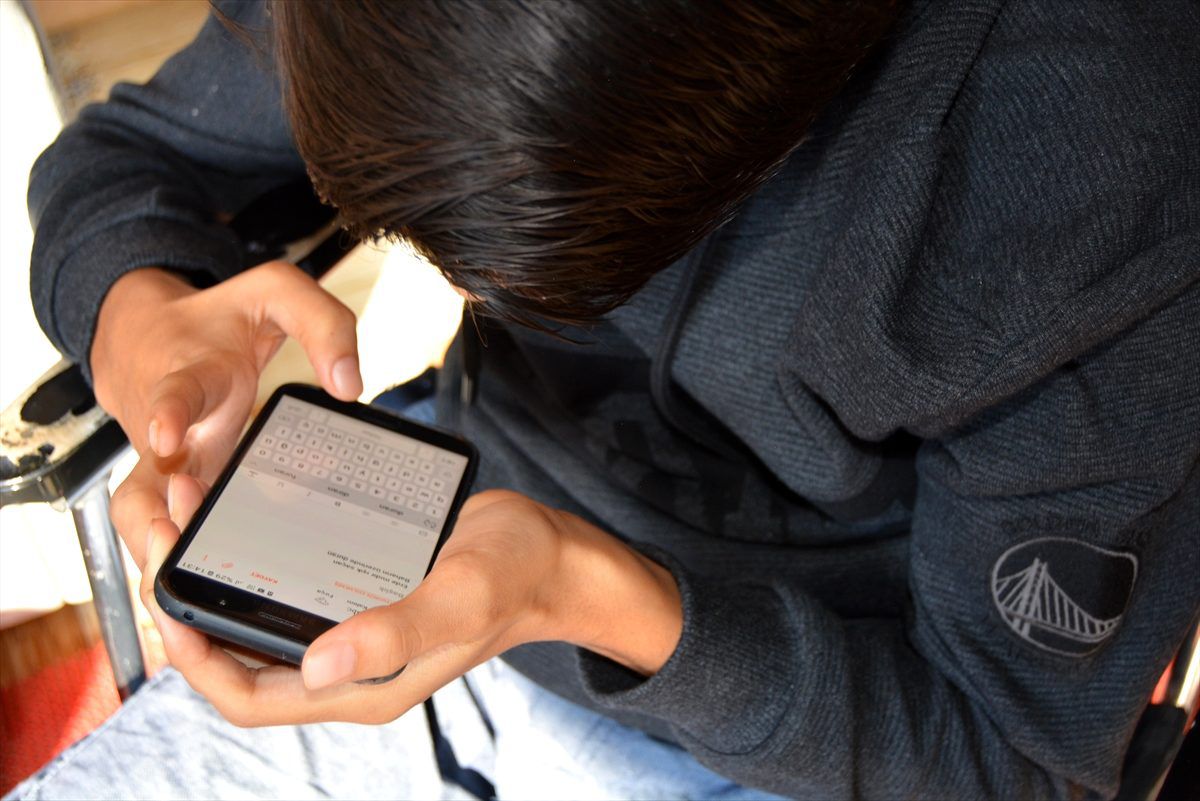 Gaziantep\'te engelli genç, cep telefonu aracılığıyla kitap yazdı