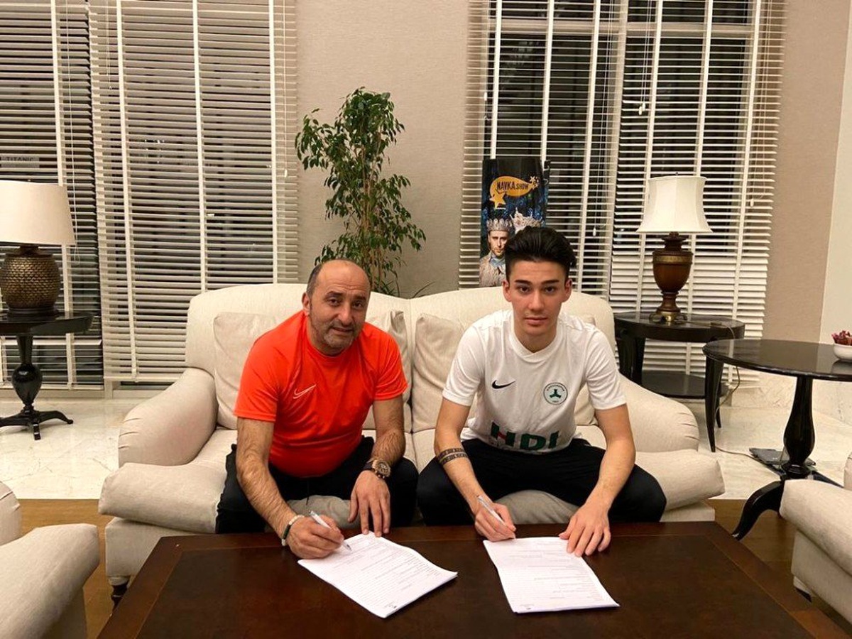 Giresunspor, Ertuğrul Şenlikoğlu\'nu renklerine bağladı
