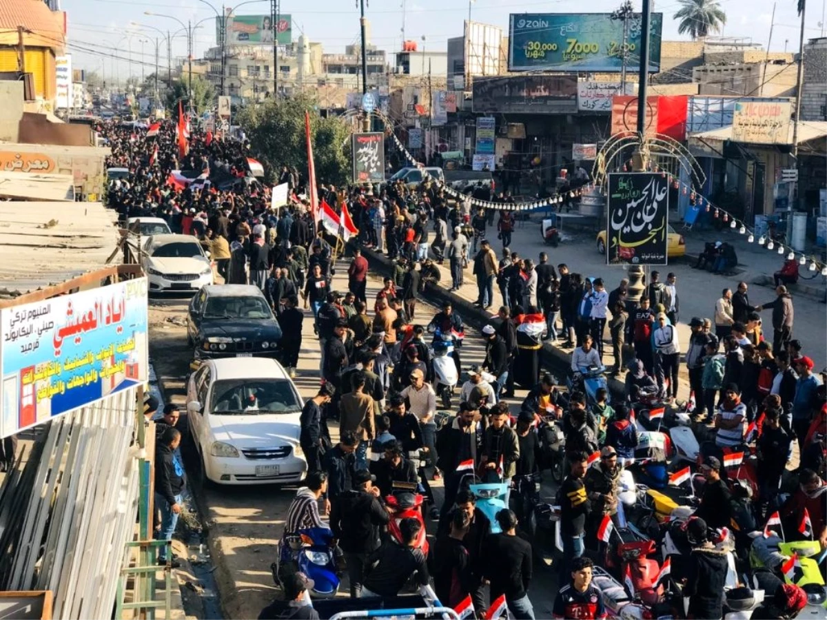 Irak\'ta protestolar yeniden alevlendi: 2 gazeteci öldürüldü