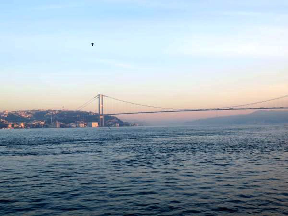 İstanbul Boğazı çift yönlü deniz trafiğine kapatıldı