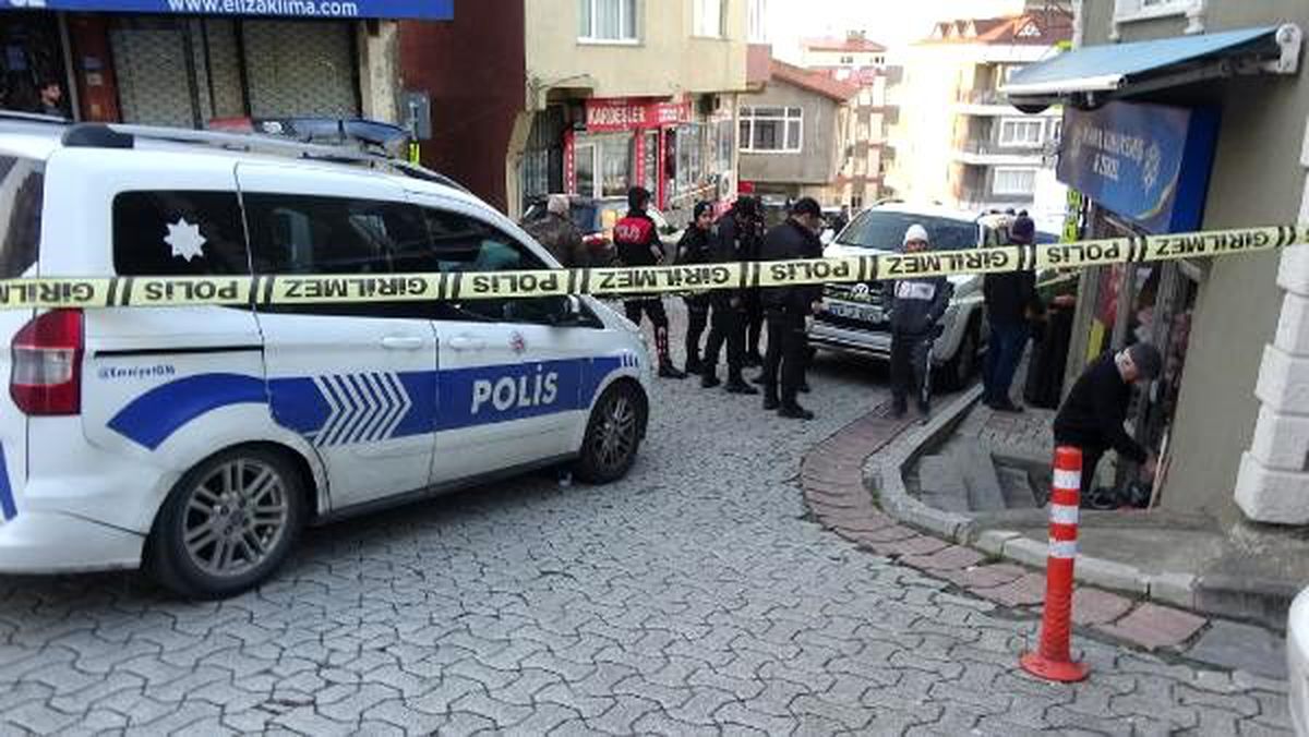 Kağıthane\'de kavgada araya giren komşu kadın silah kabzasıyla yaralandı