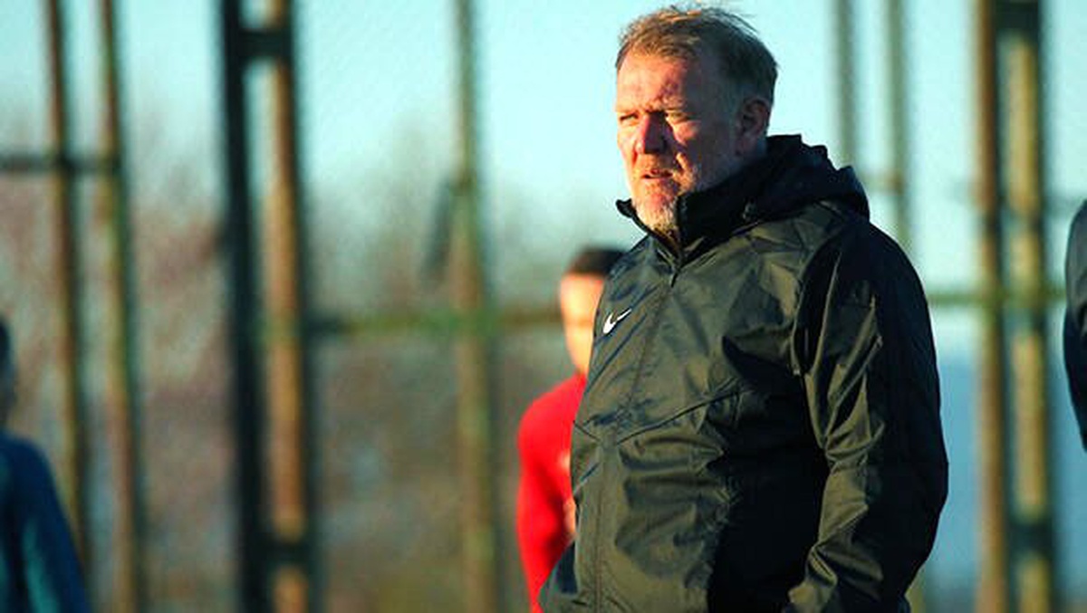 Kayserispor\'un hocası Robert Prosinecki: "İlk geldiğimde kümede kalmıştık"