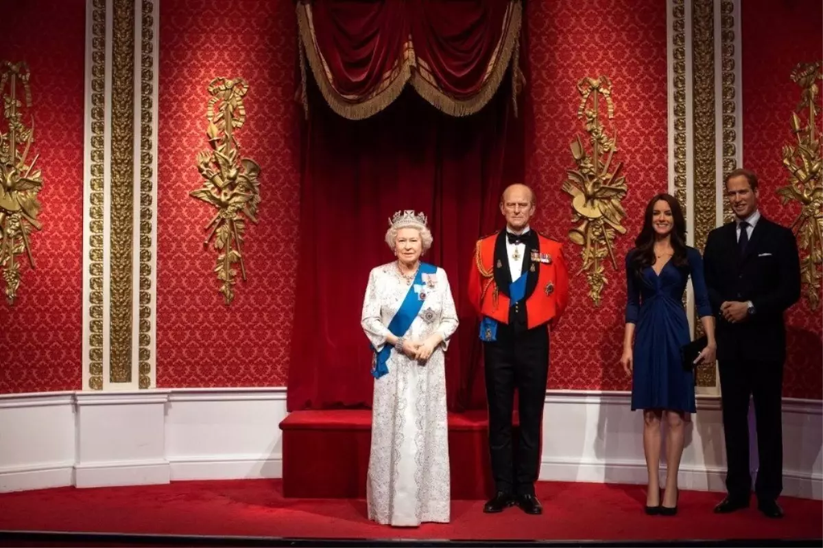 Madame Tussauds Müzesi Prens Harry ve Markle\'ın heykellerini kaldırdı